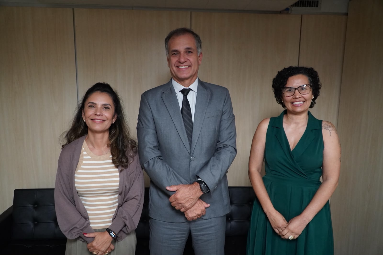 ANATECJUS DEBATE REESTRUTURAÇÃO DA CARREIRA E REDUÇÃO DO ABISMO SALARIAL COM SECRETÁRIO-GERAL DO TJDFT